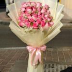 30 luxury pink roses bouquet elegantly arranged for special occasions in Dubai