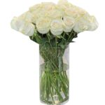 Fantastic Roses – 15 White Roses in Glass Vase, Elegant Flower Arrangement Dubai